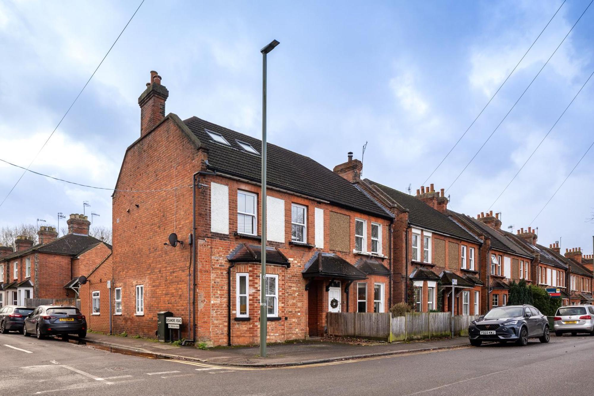 Family Home In Central Guildford With Parking Eksteriør bilde