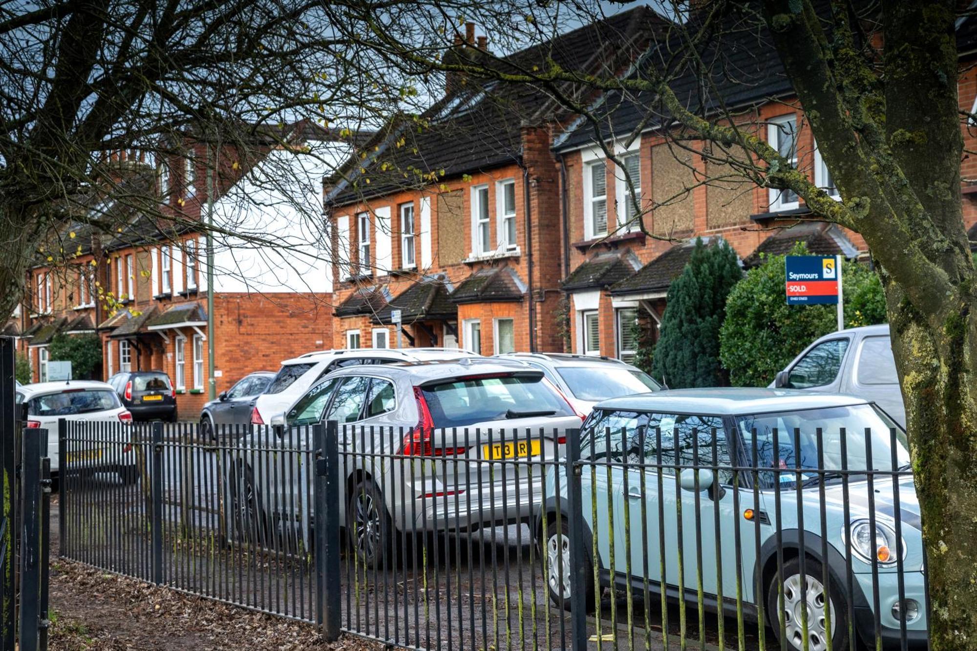 Family Home In Central Guildford With Parking Eksteriør bilde