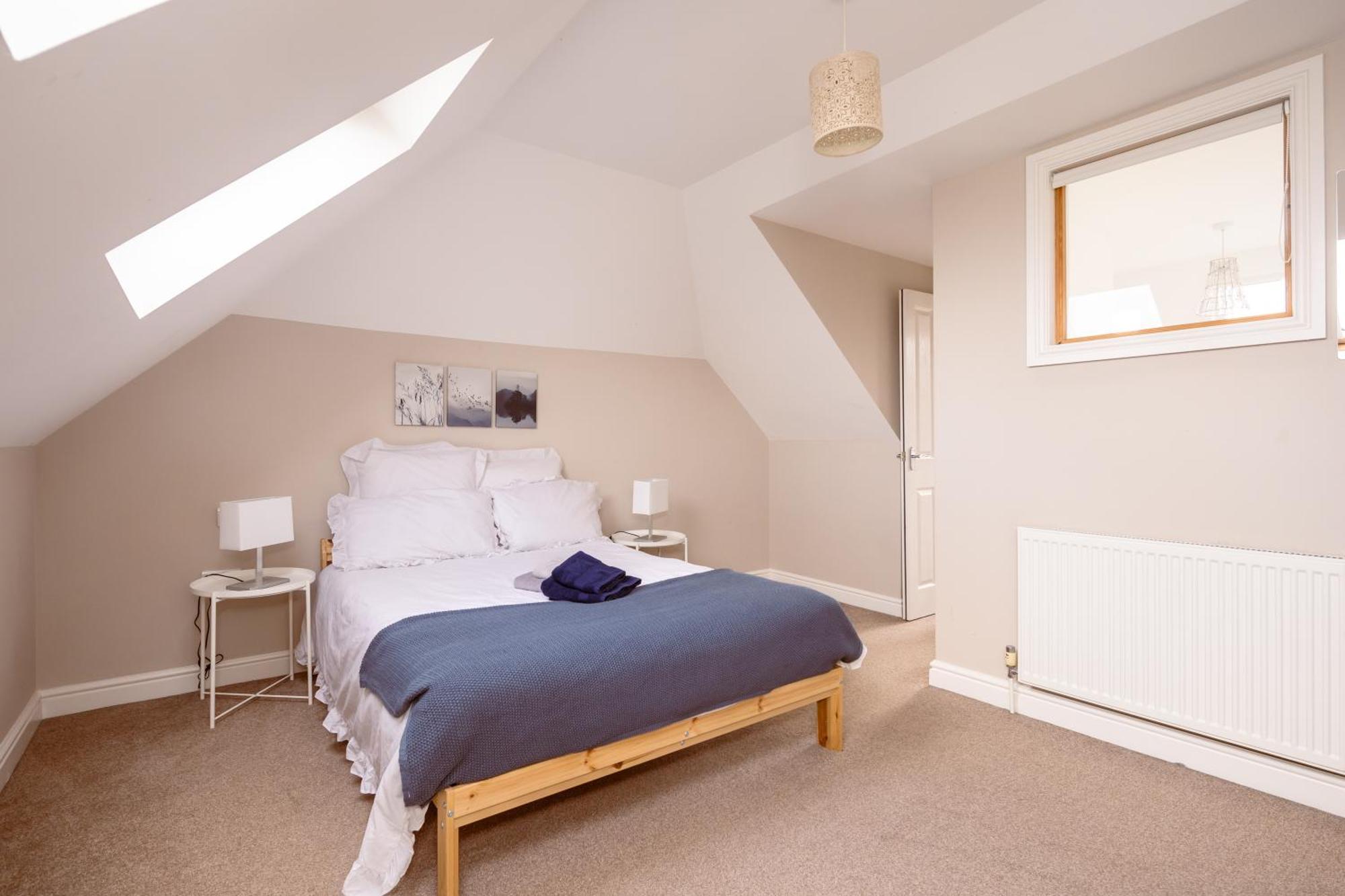Family Home In Central Guildford With Parking Eksteriør bilde